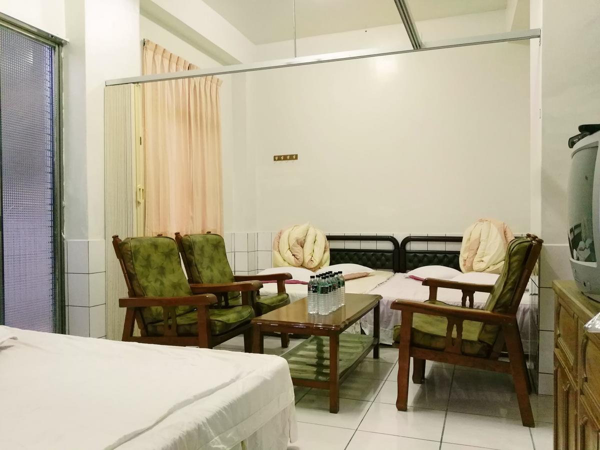 Qun Feng Hotel Фенчиху Екстериор снимка