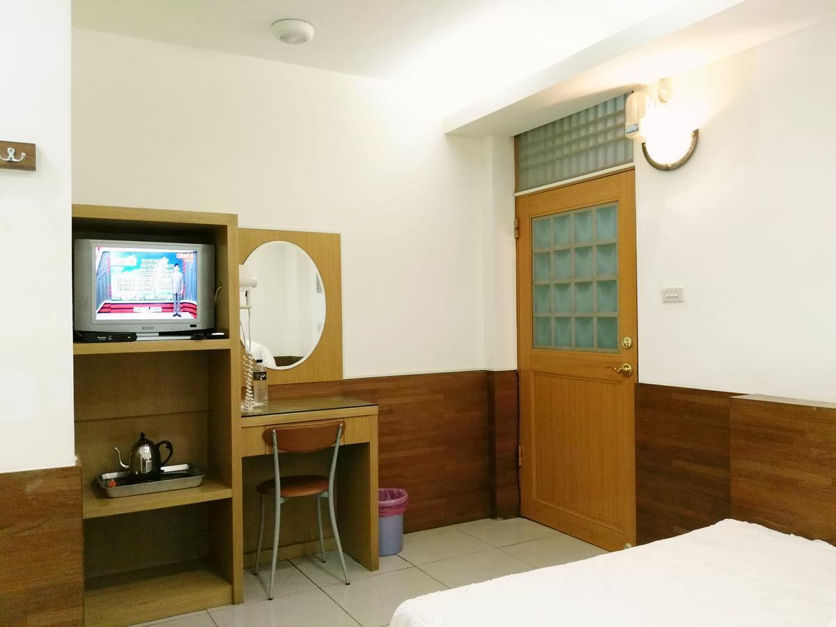 Qun Feng Hotel Фенчиху Екстериор снимка