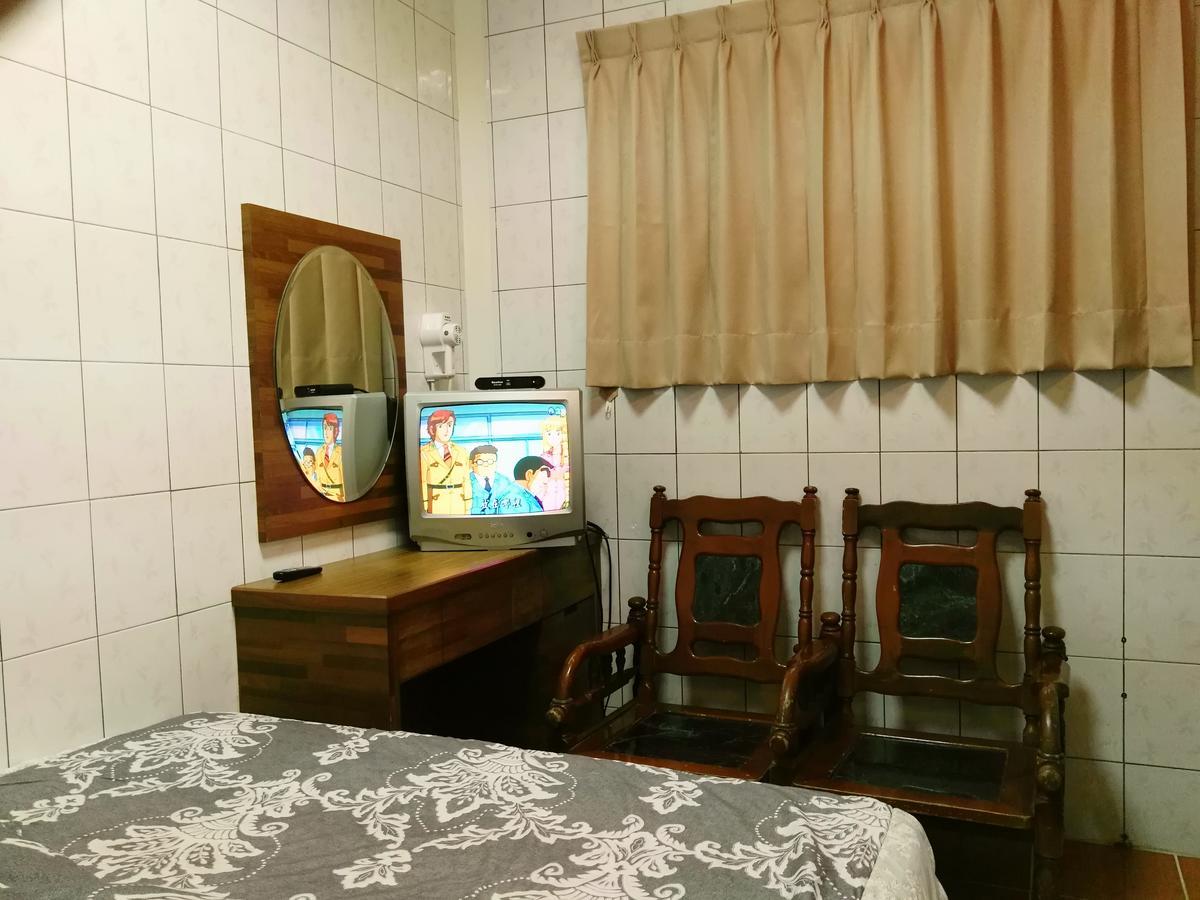 Qun Feng Hotel Фенчиху Екстериор снимка