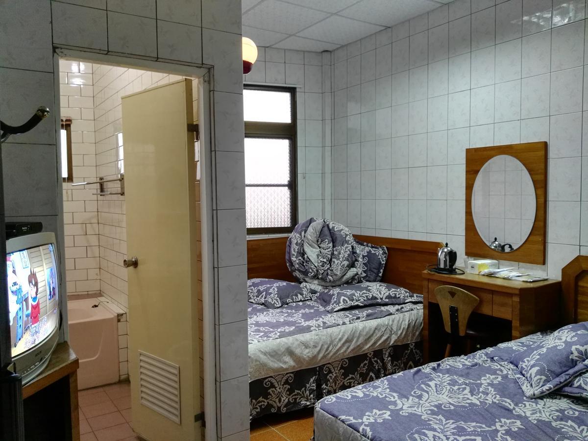 Qun Feng Hotel Фенчиху Екстериор снимка